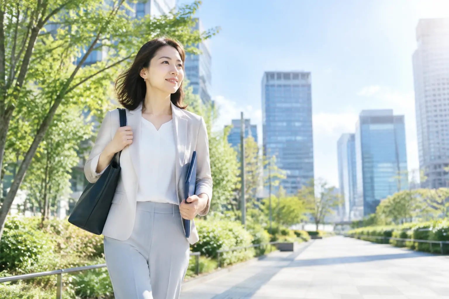 新しい職場へ進む女性
